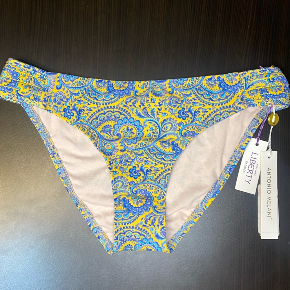 Antonio Melani size 6 bottoms